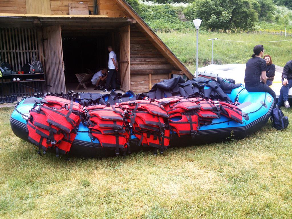 Rafting Camp Tara Center Tri Vodenice Bastasi Exteriör bild