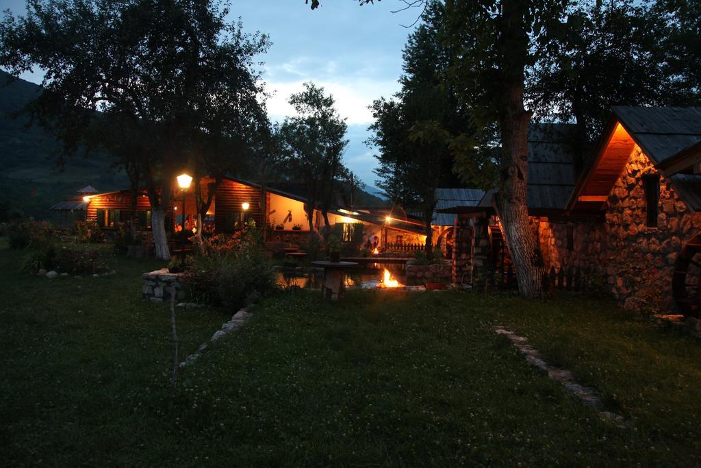 Rafting Camp Tara Center Tri Vodenice Bastasi Exteriör bild