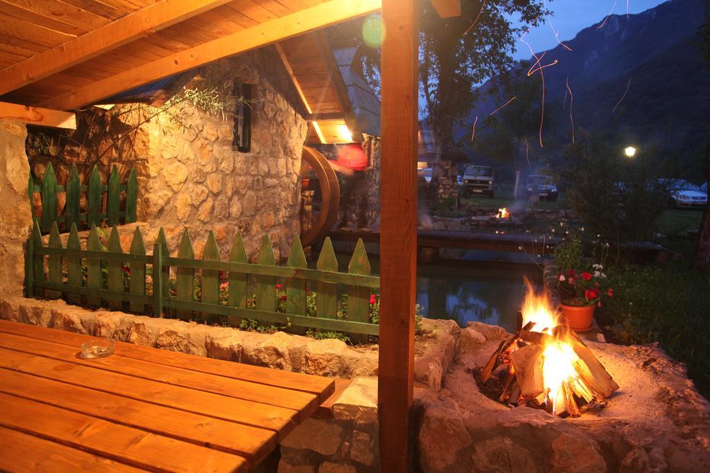 Rafting Camp Tara Center Tri Vodenice Bastasi Rum bild