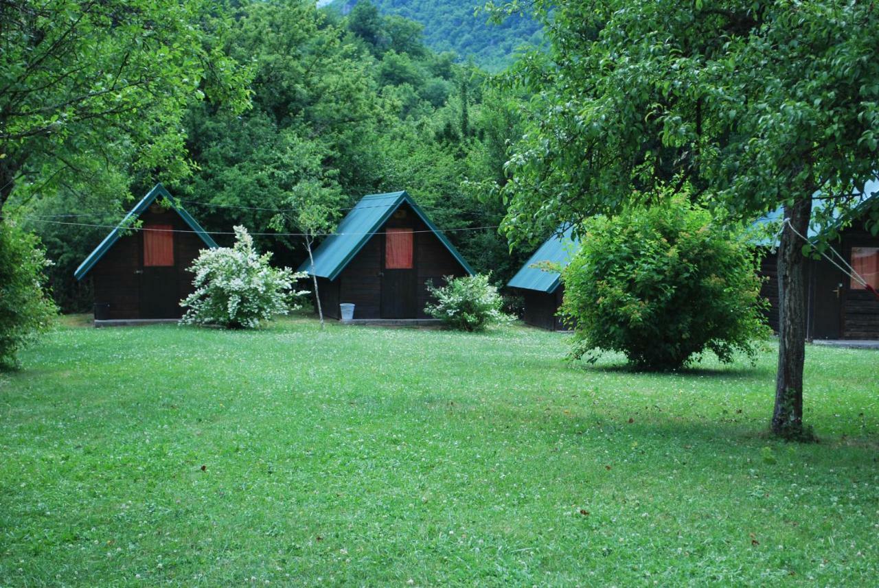 Rafting Camp Tara Center Tri Vodenice Bastasi Rum bild
